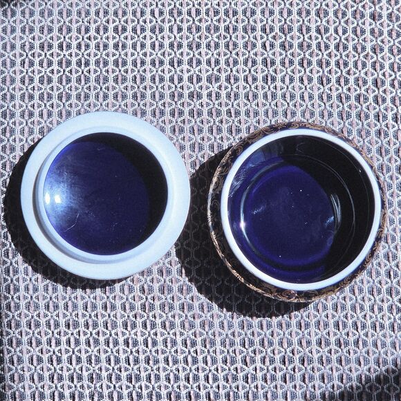 Royal Limoges Castel France 22-karat Gold Trinket Round Box  Collectible Limoges Castel Porcelain Royal Cobalt Blue 22K Gold Trinket Box VTG